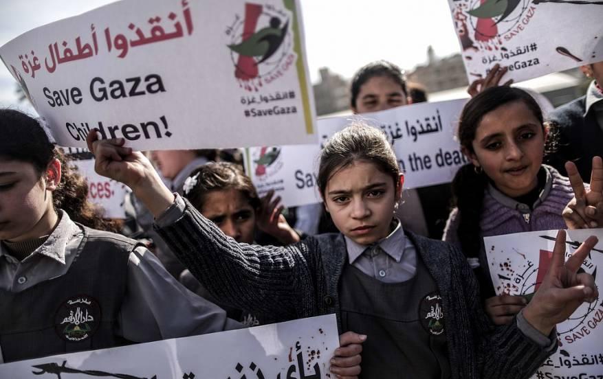 التفريغ النفسي والانفعالي : محاولات لمحو الموت من أذهان أطفال غزة