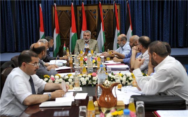 تنفيذي حماس : عباس لا يصلح لقيادة الشعب الفلسطيني