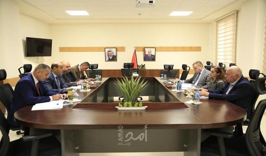رئيس ديوان الموظفين العام يجتمع بنقيب المهندسين