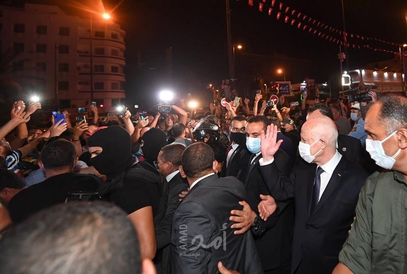 رويترز: السيناريوهات المحتملة للأزمة السياسية التونسية