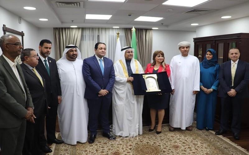 مهرجان المرأة العربية للإبداع يكرم المؤسسة الملكية للأعمال الإنسانية، ويكرم "العسومي" ويمنحه درع "رجل عام 2021"