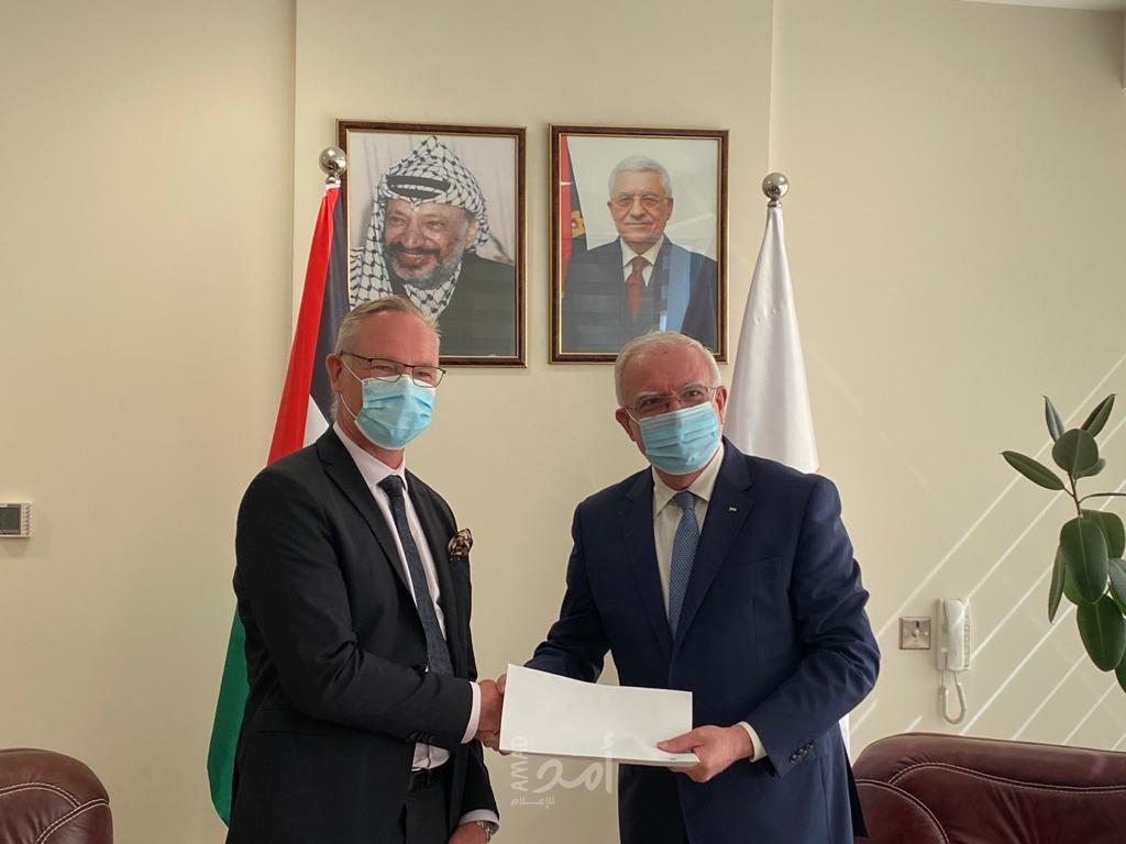 المالكي يتسلم نسخة من أوراق اعتماد القنصل العام السويدي الجديد