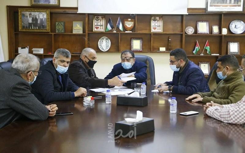اجتماع لجنة المشتريات المكلفة من اللجنة العليا لإسناد القطاع الصحي للنظر في العروض المقدمة لتوريد المعدات الطبية