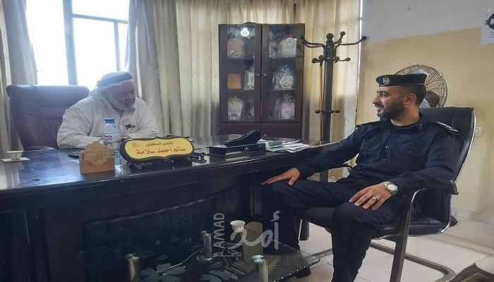 النائب سلامة يناقش قضايا المواطنين مع مدير مركز شرطة النصيرات