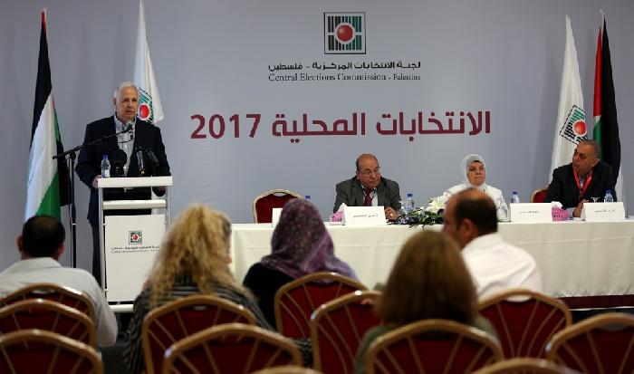 تقرير خاص - الانتخابات المحلية في الضفة تكريس للانقسام وتفرد باتخاذ القرار
