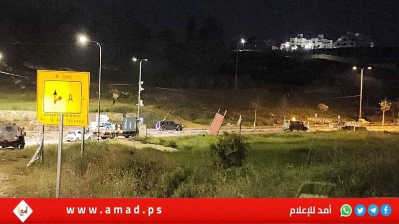 إعلام عبري: إطلاق نار من سيارة مسرعة تجاه مستوطنة "حجاي" في الخليل