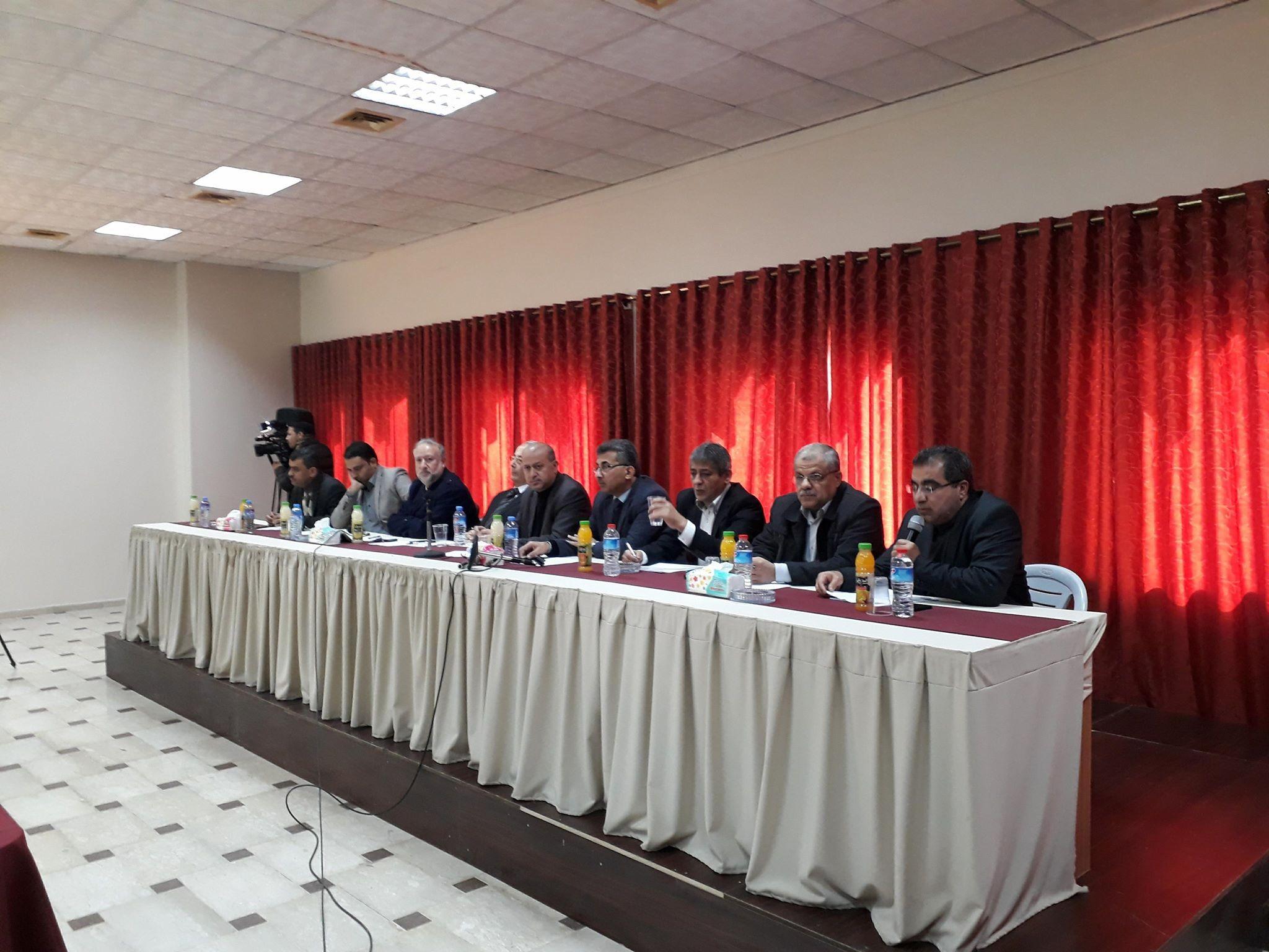 بالصور..القطاع الخاص بغزة: الانفجار قادم لا محالة والقطاع يحتضر  ويوم 23/1 إضراب تجاري شامل