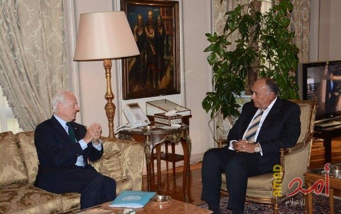 وزير الخارجية المصري يبحث مع دي مستورا تطورات الأوضاع في سوريا
