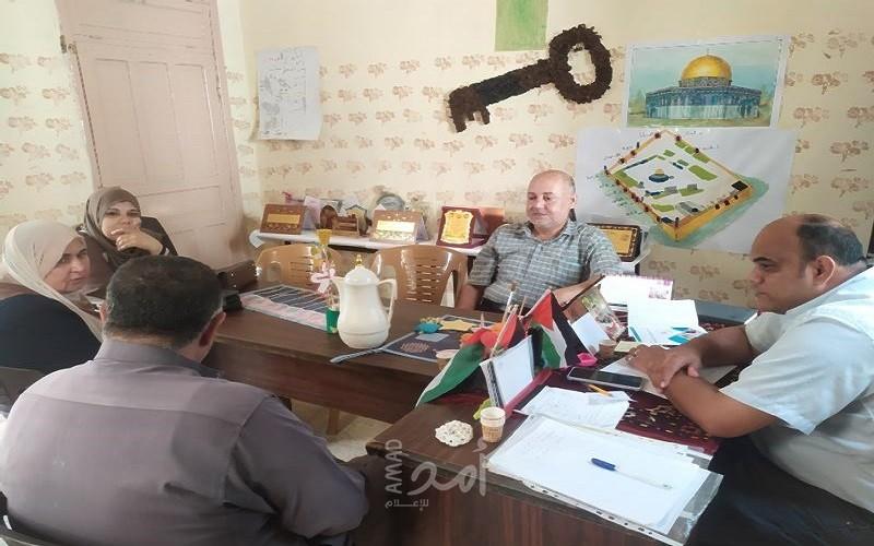 جمعية أدم للتنمية والتطوير تبحث سبل تنمية الأشخاص ذوي الإعاقة في خان يونس