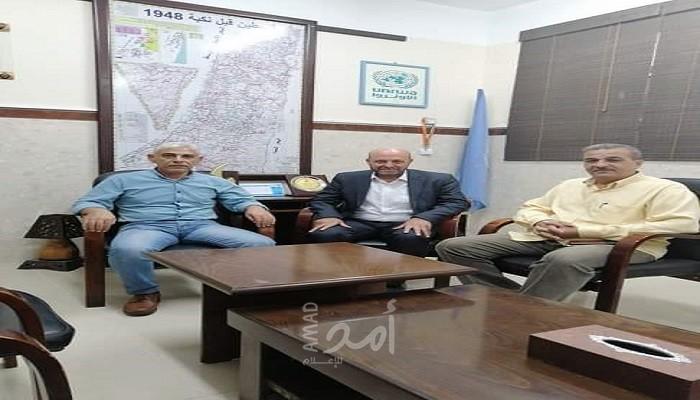 اللجنة الشعبية للاجئي خانيونس تبحث التعاون المشترك مع مدير المنطقة الجنوبية بالأونروا