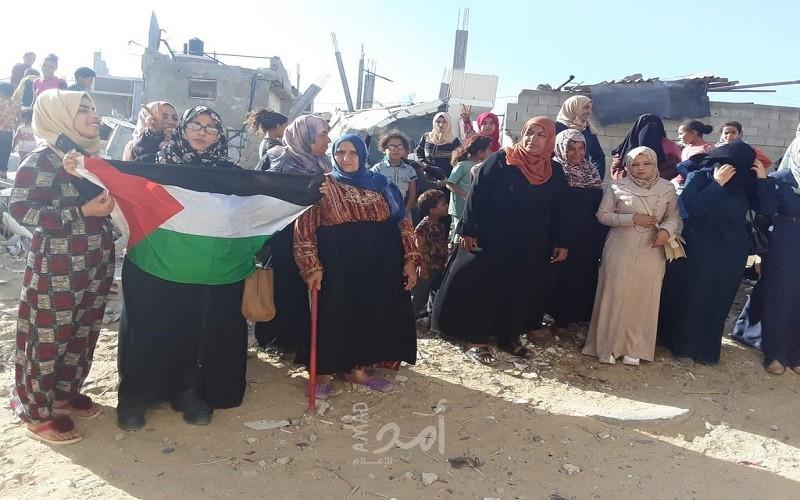 لجان العمل النسائي ينظم وقفة تضامنية دعماً لأصحاب البيوت المدمرة برفح