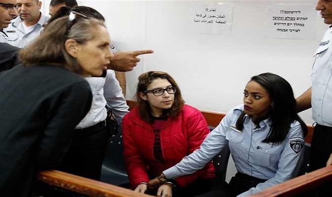 محكمة الاحتلال تقرر الإفراج عن نور التميمي وتجمده لمدة 20ساعة