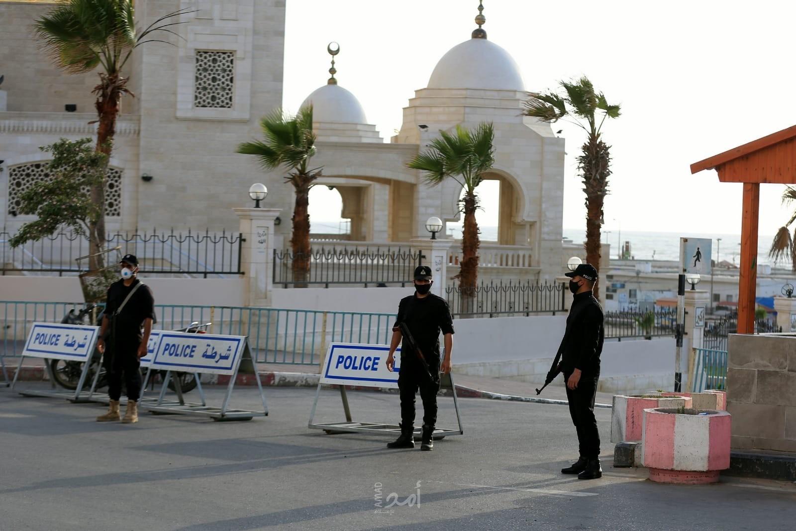 "مباحث السياحة" تُغلق 23 كُشكاً ومقهى مخالفاً لمدة أسبوع شمال غرب غزة