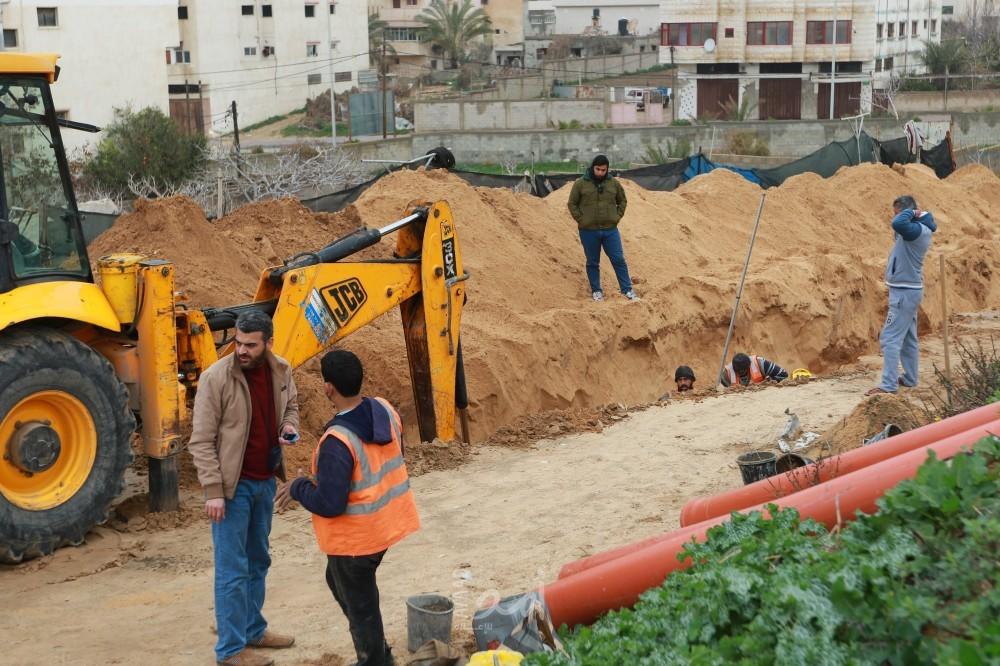 بلدية غزة تشرع بتنفيذ مشروع للصرف الصحي في منطقة الشيخ عجلين