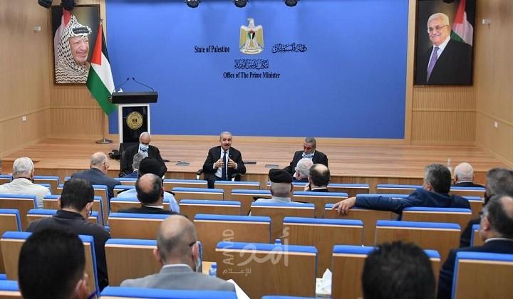 اشتية يوعز بتشديد الإجراءات وتغليظ العقوبات بحق المخالفين للتدابير الوقائية