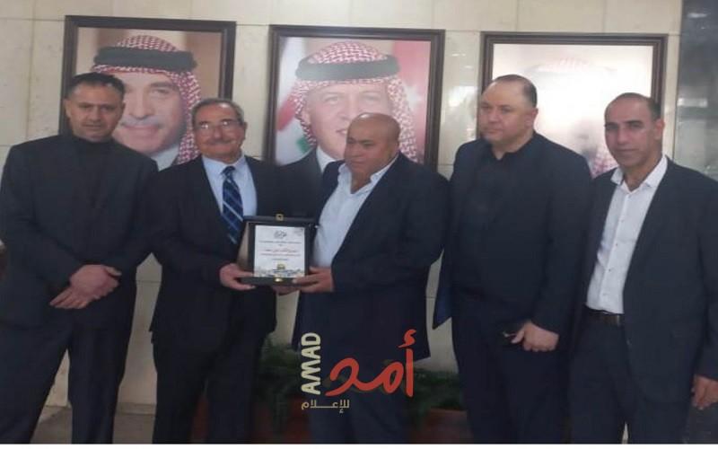 منظمة التحرير الفلسطينية تكرم نائب رئيس البرلمان العربي خليل عطية