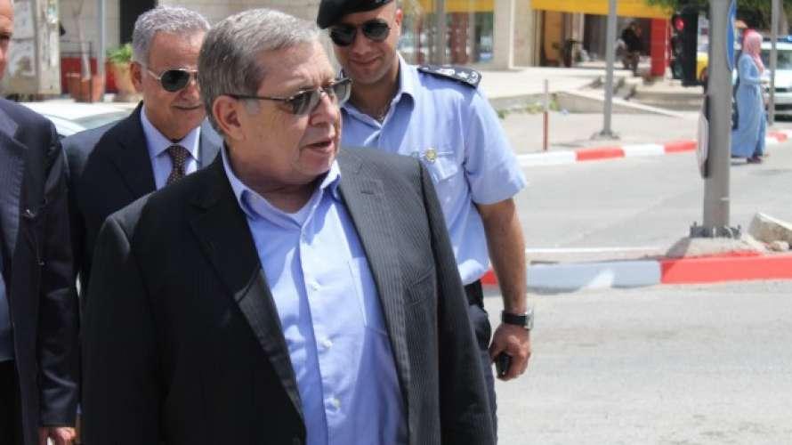 الرئيس عباس ناعيا المناضل غسان الشكعة: خسرت فلسطين رجلا مناضلا وقامة وطنية شامخة