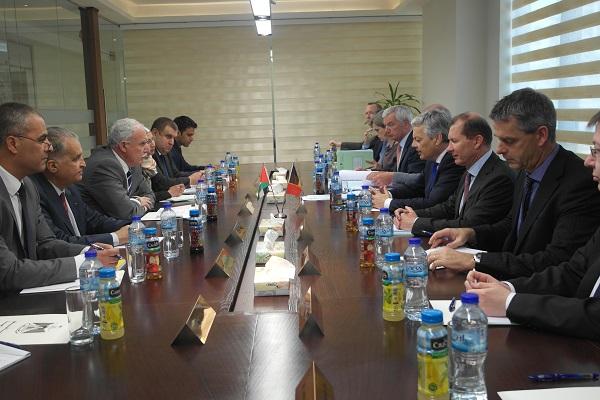 بالصور .. المالكي ونائب رئيس الوزارء البلجيكي يشددان على أهمية دعم المبادرة الفرنسية لإحلال السلام