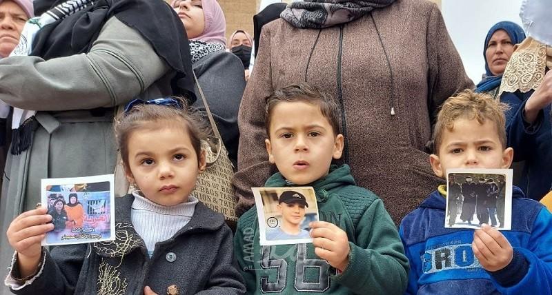وقفة نسوية تضامنية مع الأسرى في رفح