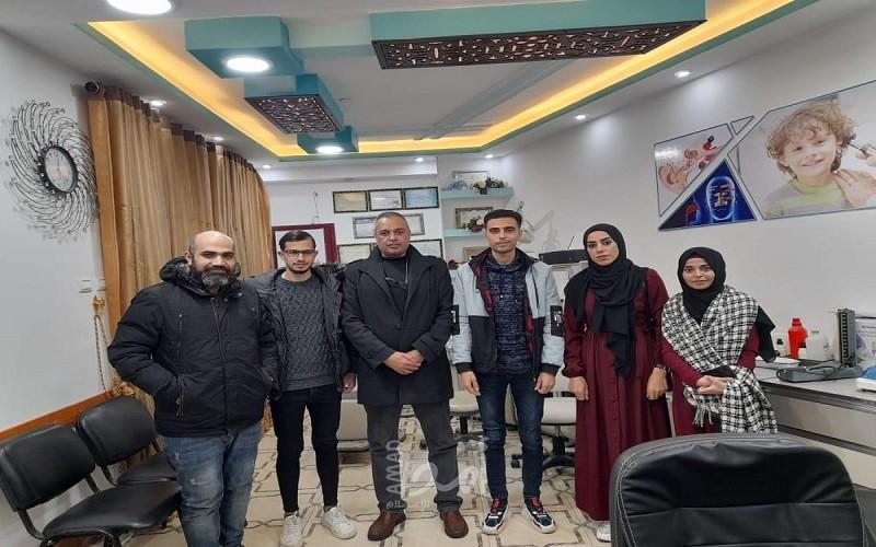 دائرة الشباب برفح تزور مركز الجرح الطبي الفلسطيني ويتفقان على عمل الفحوصات المجانية