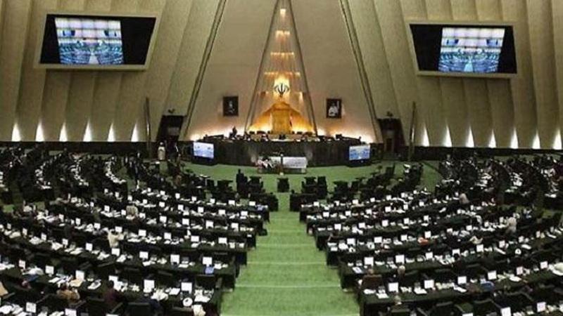 إيران.. رفض ترشيح ثلث نواب البرلمان الحالي