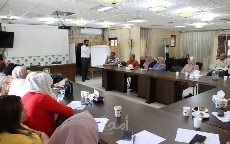 نابلس: التنمية الاجتماعية وأرض الانسان تنظمان ورشة عمل