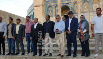 بحماية من شرطة الاحتلال.. وفد عماني يزور المسجد الأقصى - فيديو وصور