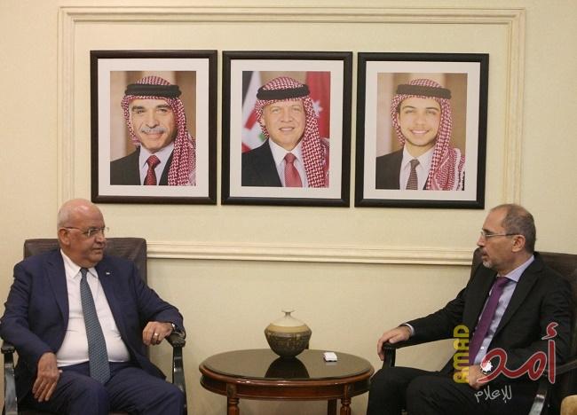 الصفدي وعريقات يؤكدان على أهمية تحرك المجتمع الدولي لحل الدولتين