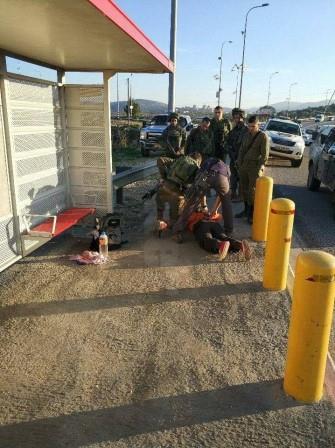 بالصور.. قوات الاحتلال تعتقل فتاة بزعم محاولته تنفيذ عملية طعن في رام الله