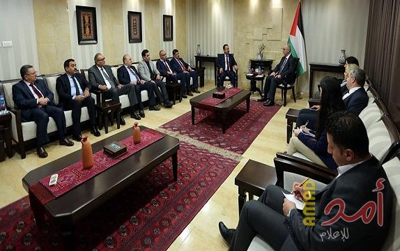 الحمد الله يدعو رجال الأعمال الفلسطينيين في الخارج الى تعزيز الإستثمار في "وطنهم"