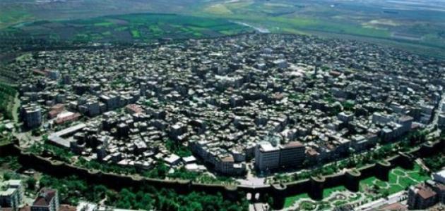 وكالة: أشخاص يطلقون صواريخ على مطار ديار بكر التركي..وتعطل حركة الملاحة