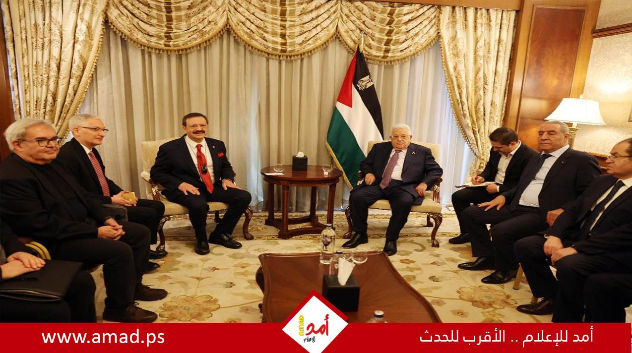 الرئيس عباس يجتمع مع رئيس اتحاد الغرف والبورصة التركي