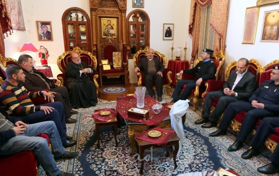 قيادة داخلية  حماس تزور كنيستي "دير اللاتين" و"بريفوريس" بغزة