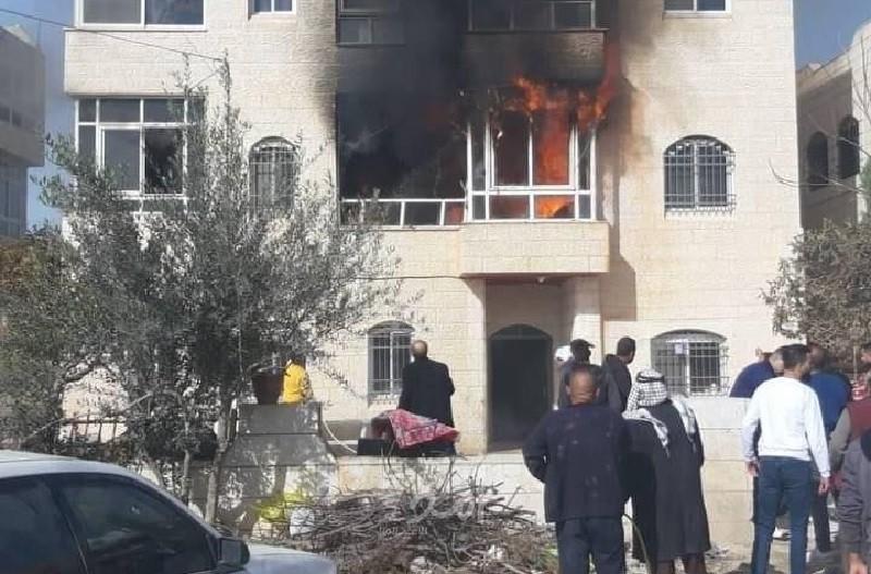 وفاة طفل وإصابة والده وشقيقه بحريق منزل في الخليل