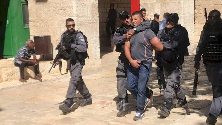 قوات الاحتلال تعتقل شقيقين عقب خروجهما من المسجد الأقصى