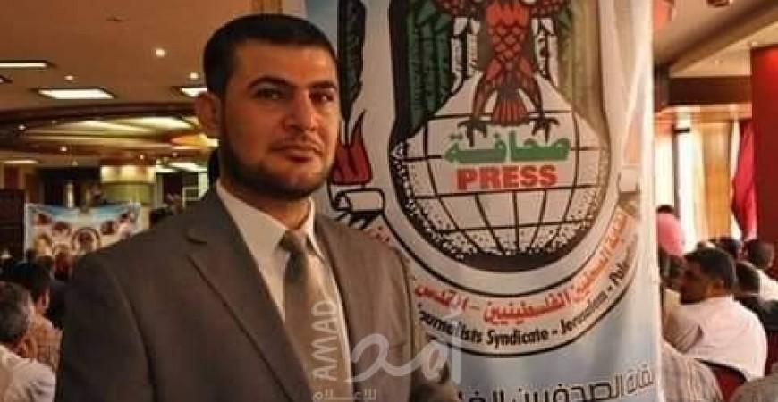 الاتحاد الدولي للصحفيين يدين اعتقال وتعذيب "حماس" الصحفي الاغا