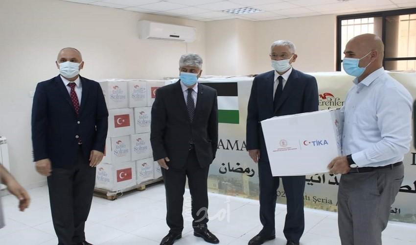 رام الله: التنمية الاجتماعية تتسلم 2000 طرد غذائي لدعم الأسر الفقيرة