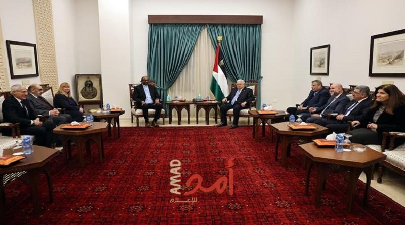 الرئيس عباس يطلع أمين عام مجلس الكنائس العالمي على مستجدات الأوضاع الفلسطينية