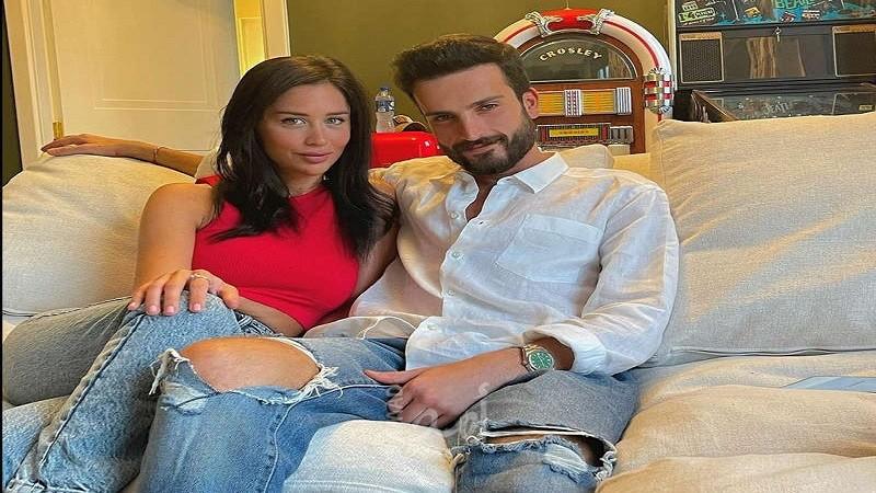مهند الحمدي يرد على أنباء انفصاله عن فرح مراد بطريقته الخاصة