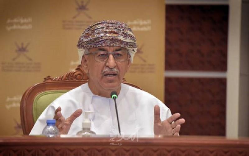عُمان.. أول دولة عربية تعلن الاشتباه في 4 إصابات بسلالة "كورونا" الجديدة