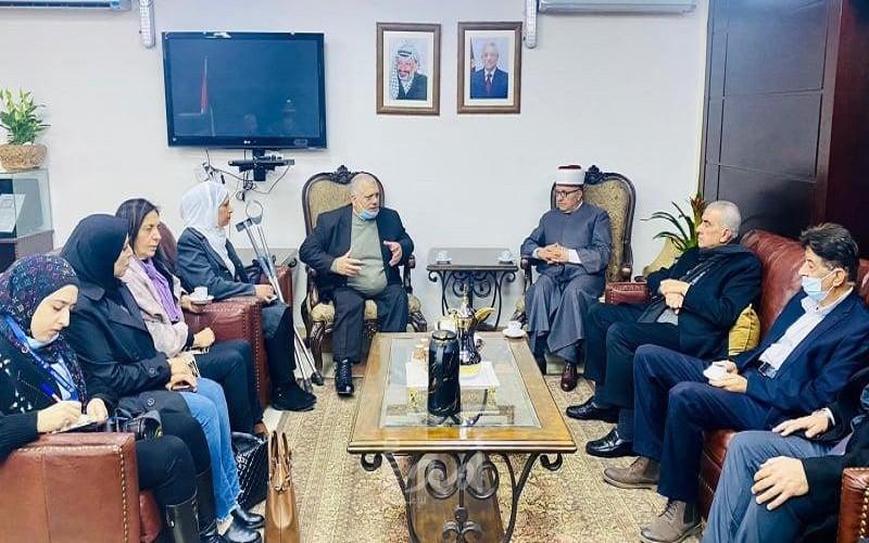 أوقاف رام الله وبلدية البيرة تبحثان سبل تطوير واستثمار الأراضي الوقفية