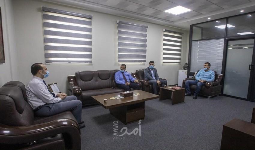 مستشفى حمد والكلية الجامعية بغزة يبحثان الشراكة الاستراتيجية في مجال تخصصات التأهيل