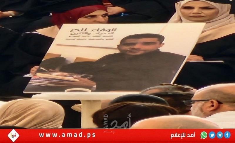 هيئة الأسرى: تضيق وضغط شديد من قبل إدارة سجن عسقلان على الأسير "زكريا الزبيدي"