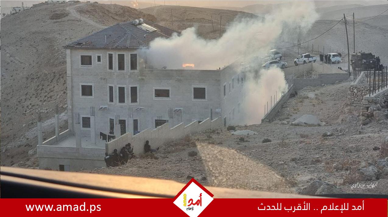 الخليل: إصابة ضابط خلال اشتباكات مع مطلوبين للعدالة تحصنوا في منزل - صور