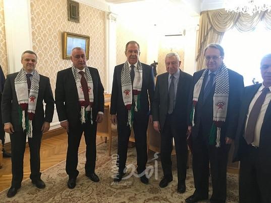 حواتمة يلتقي لافروف ويبحثان سبل تقويض صفقة ترامب