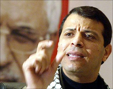 يشن هجوما على من خان غزة..دحلان :  رغم "هزالة صفقة المصالحة" يجب التمسك ببصيص الأمل