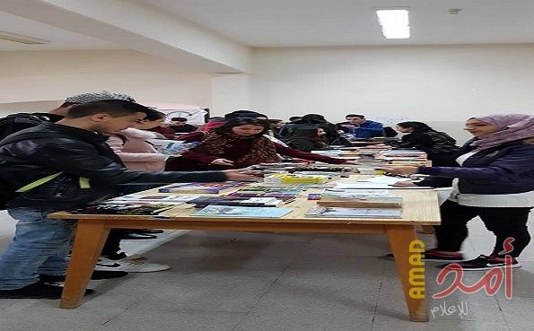 كتلة فلسطين للجميع تنظم معرضاً للكتاب بعنوان " جير جليس" في جامعة بيرزيت