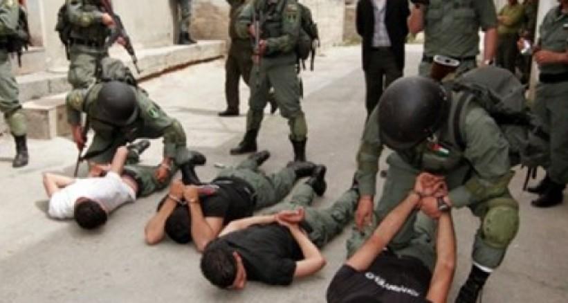 جيش الاحتلال يعتقل 3 فلسطينيين بزعم سرقة أسلحة من قاعدة عسكرية