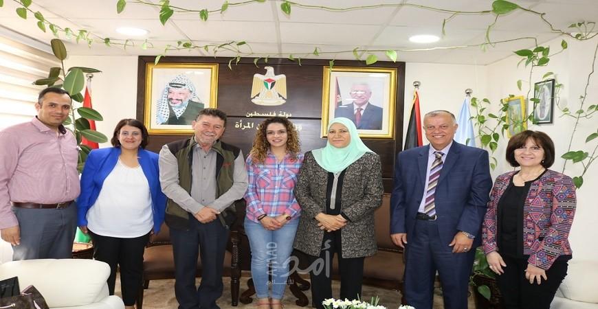 حمد تبحث سبل التمكين الإقتصادي للنساء مع "الأكشن إيد"