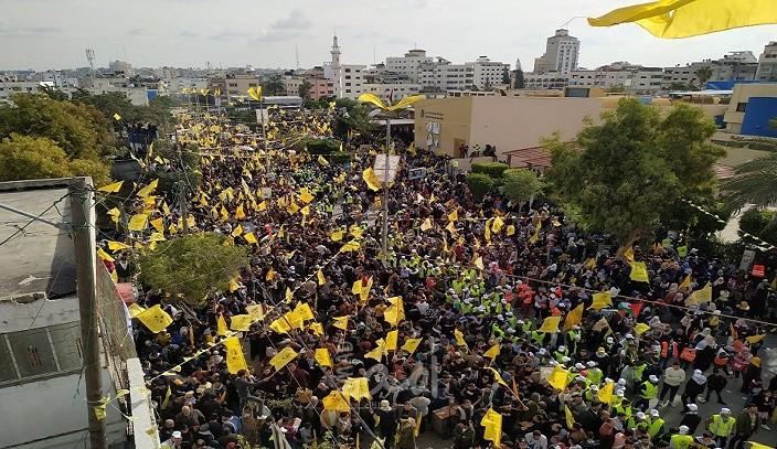 محدث..عشرات الآلاف من انصار حركة فتح يحيون ذكرى الانطلاقة في غزة - صور وفيديو